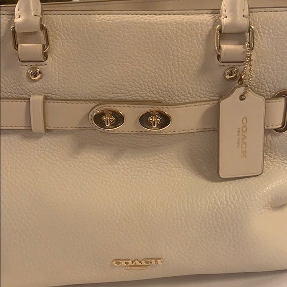 Coach bag! - Picture 2 of 8